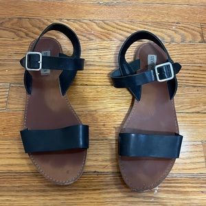 Steve Madden Size 10 Black Leather Sandals